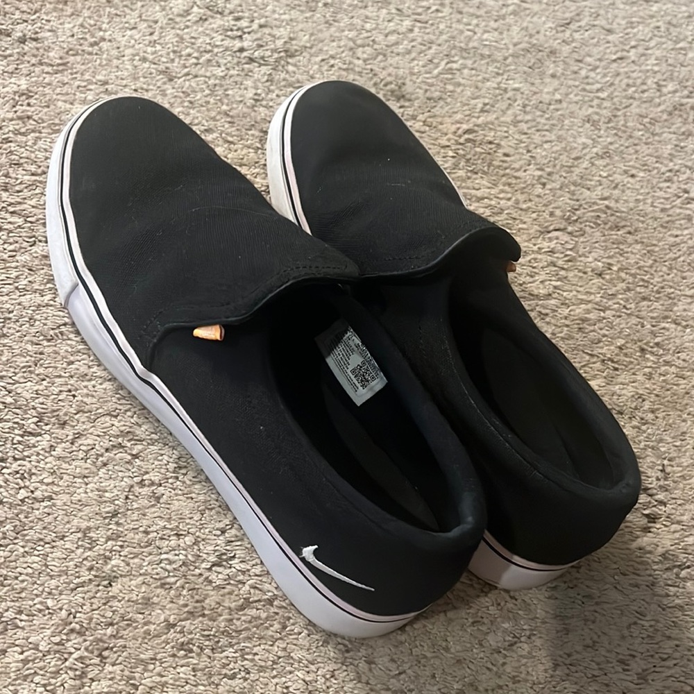 Nike slip in tennis shoes